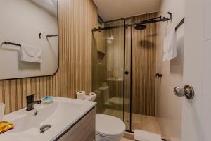 Modern two-bedroom apt with park views San Isidro