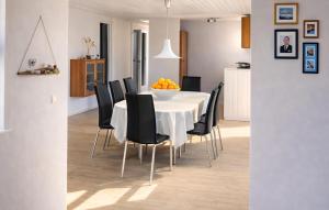 Beach Front Home In Hjørring With House Sea View