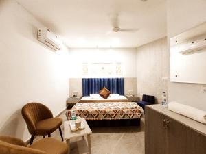 THE RITZ HOTEL - Your Smart And Budget Stay