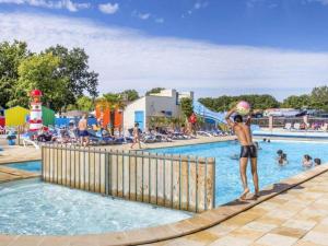 Mobil-home confortable - 6 pers. - API-1-52-2376