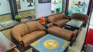 Hotel Silver Arc - Near Karol Bagh Metro Station