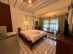 204 Serene Teak Boutique Apartments