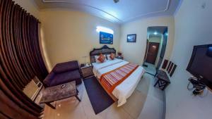 Hotel Silver Arc - Near Karol Bagh Metro Station