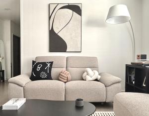 Spacious Home Near Incheon Airport for Families & Groups