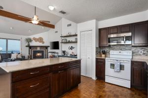 Redfish Bend | Grand Canal | Hot Tub & Kayaks