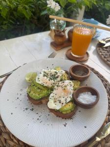 White Coconut Resort