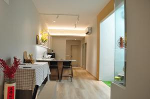 Large Group 11 Pax Adult Stay, 5BR, Alma BM, 1 min Aeon Alma, Family Gathering, Wedding, Work Stay