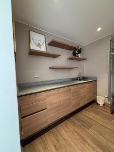 2-bedroom apartment a balcony and ocean views