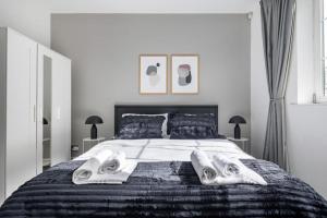 Luxury 2 Bedroom Apartment near London Bridge Sleeps 6