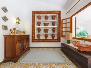 Charming Villa with Patio & Lush Garden img3