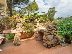 Charming Villa with Patio & Lush Garden img23