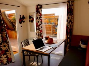 Mobil-home accueillant avec TV - 4 pers. - API-1-52-2567