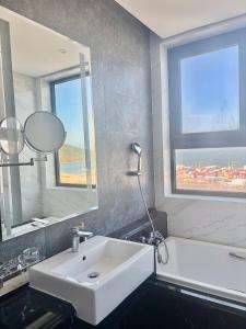 Ons Luxury Apartment by the Beach