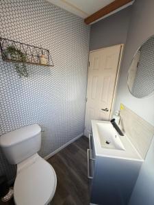 Promenade 852 - pet friendly, WiFi and just a few steps from the beach, close to Fantasy Island - Meadow Lakes Caravan & Lodge Hire