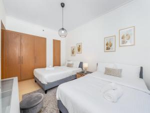 Burj Khalifa View 2BR Burj Vista 30th Floor Walk to Dubai Mall