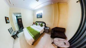 Hotel Silver Arc - Near Karol Bagh Metro Station