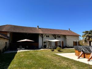The charming private Farmhouse at La Grenouillére