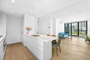 Sunlit Modern Retreat Moments from VicMarket3B2B2C