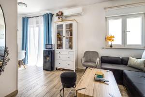 Apartment with terrace and free parking - Beach nearby