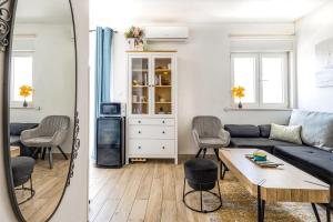 Apartment with terrace and free parking - Beach nearby