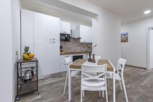 Blanche Apartments img55