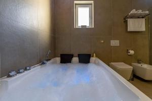 Blanche Apartments img9