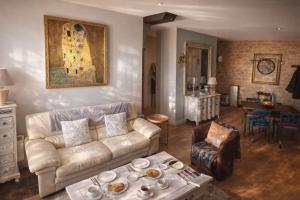 La Salamandre - Un écrin médiéval pour vos souvenirs - Imaginez-vous, réveillé par le murmure de Sarlat, dans un appartement spacieux et chaleureux, au cœur de la Cité classée - 2 chambres - Une magie à vivre sans modération - Réservez dè