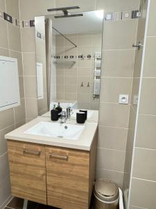 Apts 71M2 with 38M2 terrasse , 10mins to Paris Center, Free Nespresso