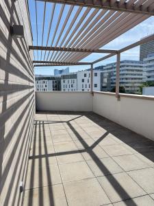Apts 71M2 with 38M2 terrasse , 10mins to Paris Center, Free Nespresso