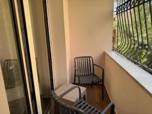 Modern Two Bedroom Apartment 5 min Walk to Skanderbeg Square