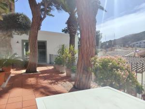 ApartmentsTamariu: Duplex with Garden 50m to beach