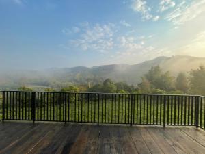 Seasonhillbungalowboklua