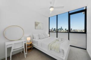 Penthouse Sleep 6 - CBD Views - Resort - Games