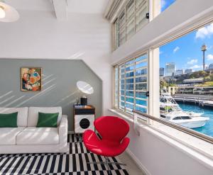 Art Deco Harbour Apartment - Walk to Opera House