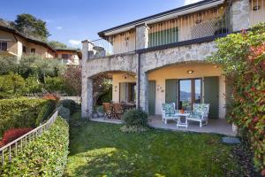Apartment Laghetto with Pool