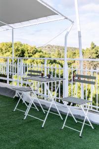 Bright Studio Haven with Scenic View