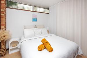 One Mile Studio - 70s style ocean escape