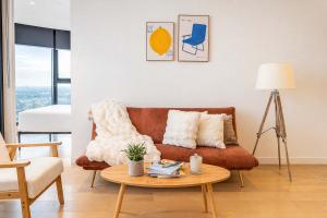 Puddings Home Stunning City Views Luxury 3BR Box Hill Skyone