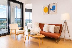 Puddings Home Stunning City Views Luxury 3BR Box Hill Skyone