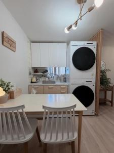 Staywoodnote