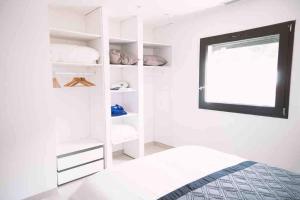 Air-conditioned house with garden, pool & foosball table