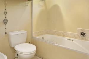 Rocky Beach self catering Sea View Holiday Apartment