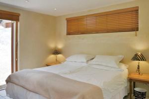 Rocky Beach self catering Sea View Holiday Apartment