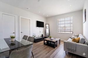 Walk to Beach & Ocean Drive | Pet-Friendly