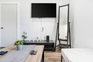 Walk to Beach & Ocean Drive | Pet-Friendly