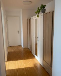 2BR Modern Apt in Berlin and Parking Sleeps 6