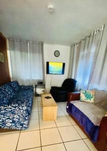 2BR Hollywood Retreat w Garden, BBQ & Parking