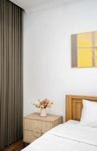 Royal City 3BR Vintage Pool Garden View