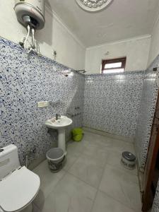 N-5 Guesthouse & Homestay