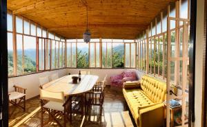 Artists holiday home near Cinque Terre - 4 bedrooms, large terrace, great views